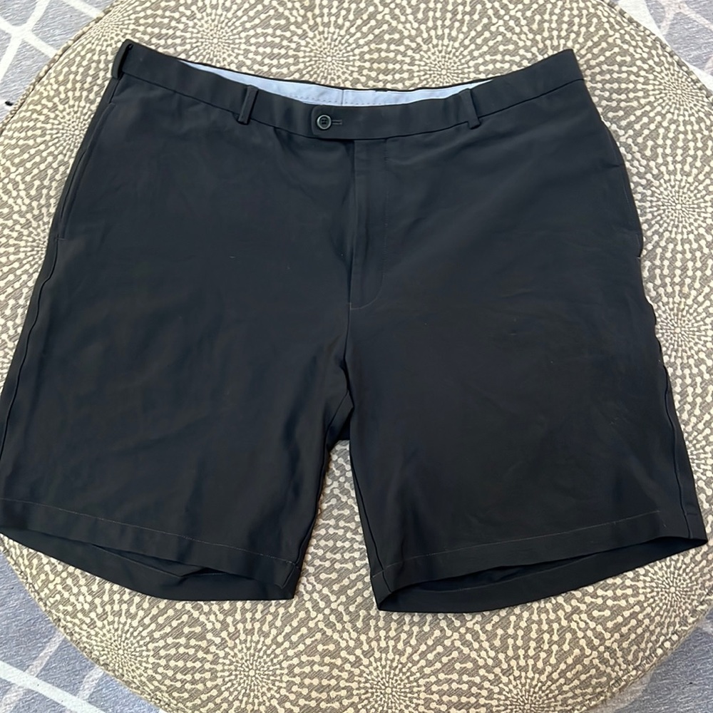 Peter Millar black wicking shorts size 40